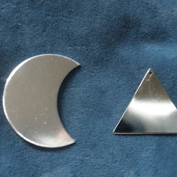 Crescent Moon + Pyramid Necklace Set Golden/Silver - Picture 7 of 8